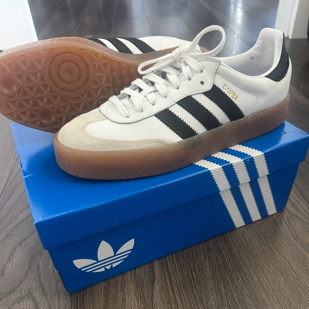 WOMENS ADIDAS SAMBAE - SIZE 10.5 - WHITE, BLACK, GUM BOTTOM - EXCELLENT